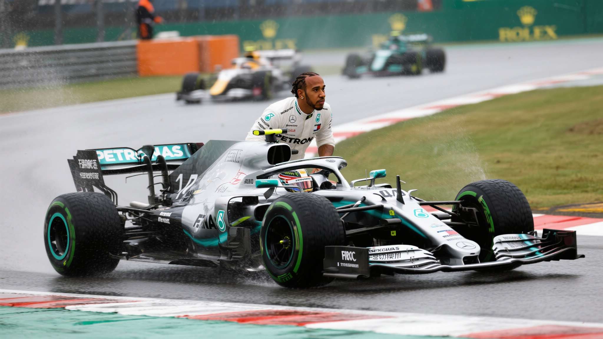 目前世界一级方程式锦标赛车队互争雄长, F1观众普遍认为_Hamilton状态直